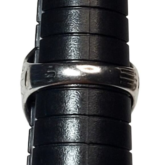 Silver Tone Black Oval Cabochon Ring Sz 7.5 Unsigned - Picture 5 of 5